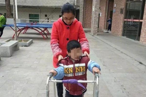 老登小登吵翻天 一图来看“登股”世代图鉴