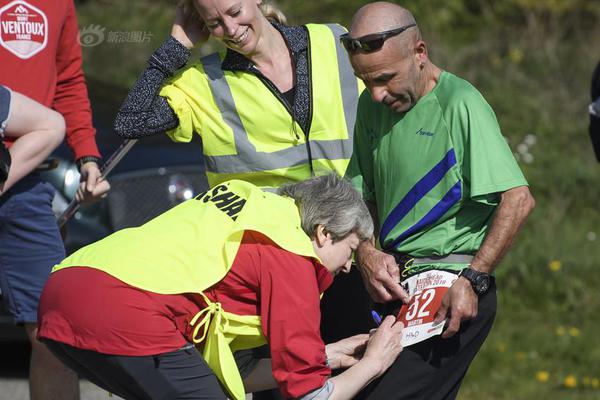 “:最快女护士”张水华发文道歉：对单位及领导形象造成困扰和损害痛悔不已，今后会将工作与爱好分得更清