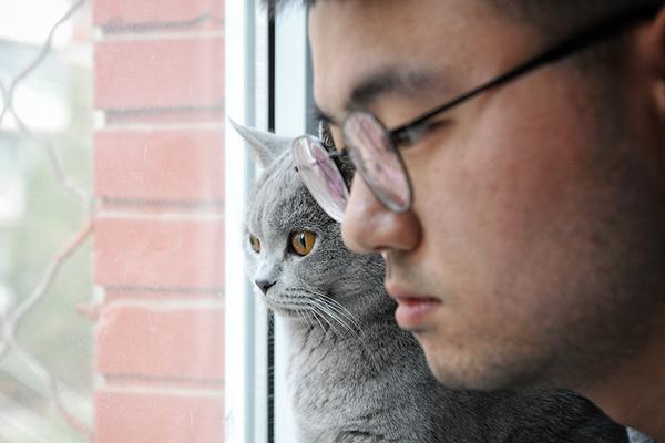 伯,克希尔运营利润和现金储备下滑