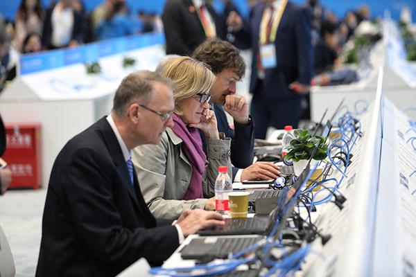 阿—曼主:权基金资产再上新台阶 2024年增至530亿美元