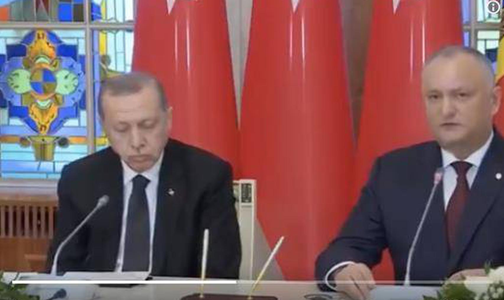 诺 普 ?信(0—02215)6月30日股东户数4.38万户，较上期增加21.47%