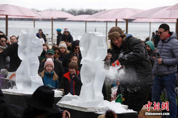 海光信息成交额,超100亿元
