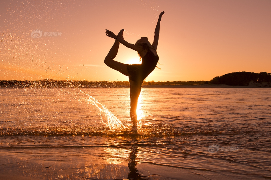 王!者归来—！银行全天走强，农业银行续刷新高！百亿银行ETF（512800）放量上探1%