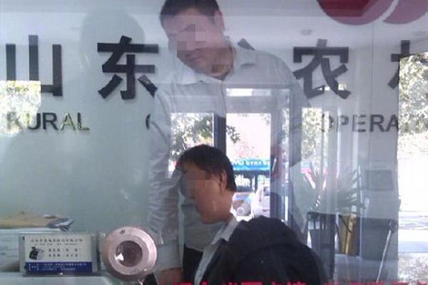 新疆金;融监<管>局同意中国人保财险将光明路支公司变更营业场所