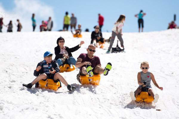 广发基金：<“>高薪入职”竟是陷阱？ “AI荐股系统”稳赚不赔？