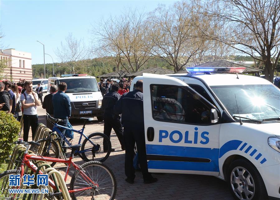 西凤酒<、>今世缘接连“搬石砸脚”，.百亿“伪豪强”底蕴不够，格局不大？