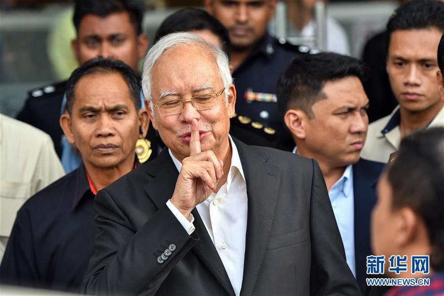 港股三大指数集体转,涨? 阿里巴巴直线冲高涨超2%