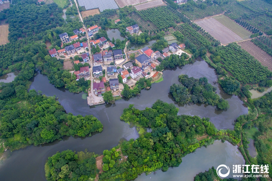 宝通<科>技：经过二次开发的四足及二足机器人已经取得必和必拓订单