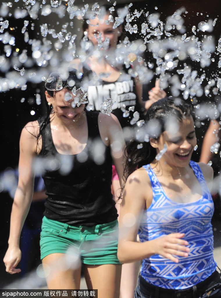 比亚迪：今年10:月份，集团乘用车及皮卡海外销量同比增长155.5%