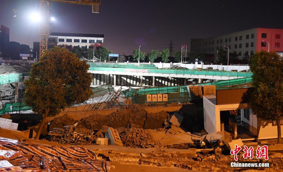 浦发银行：!上半年净利润297.37亿元 同比增长10.19%