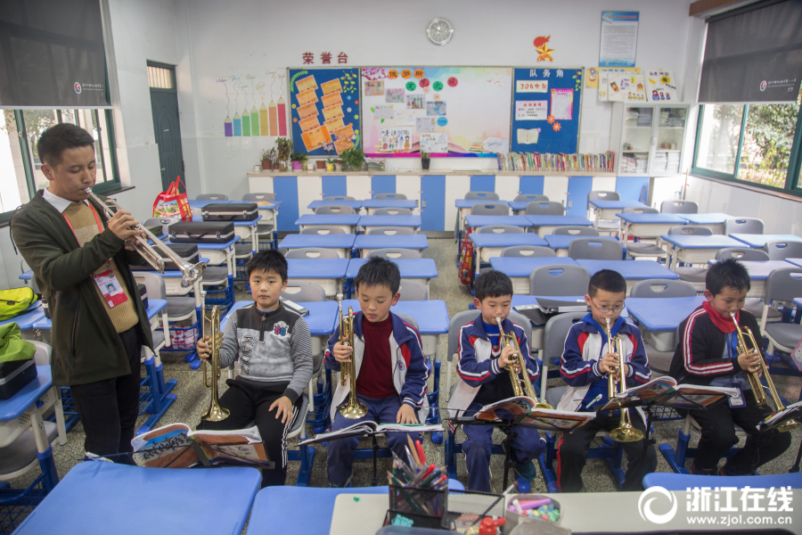 回盛生物—：公司;三季报预约披露时间为10月28日