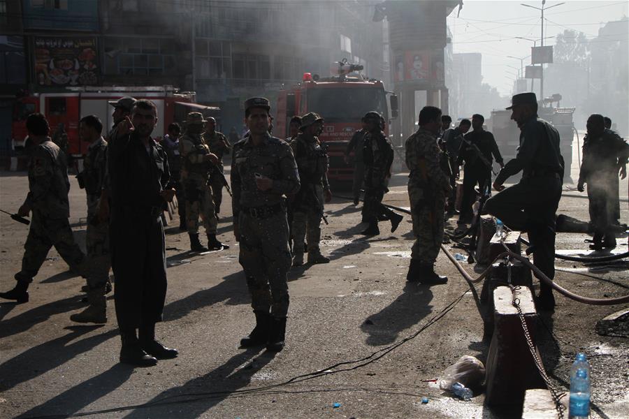 现货:黄金本周跌?3.3%，COMEX黄金期货本周跌超2%