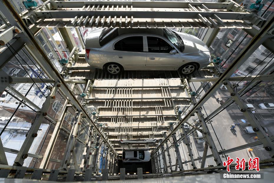 千亿;光伏“出货王”，双线鏖战