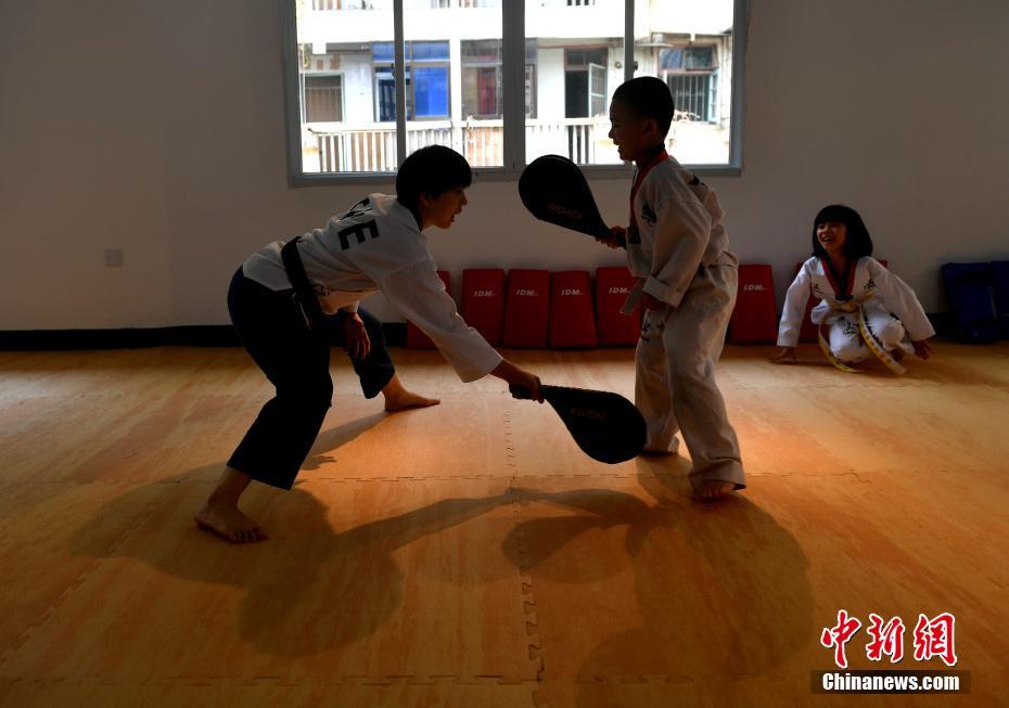 多国宣布暂停向美国;寄送包裹