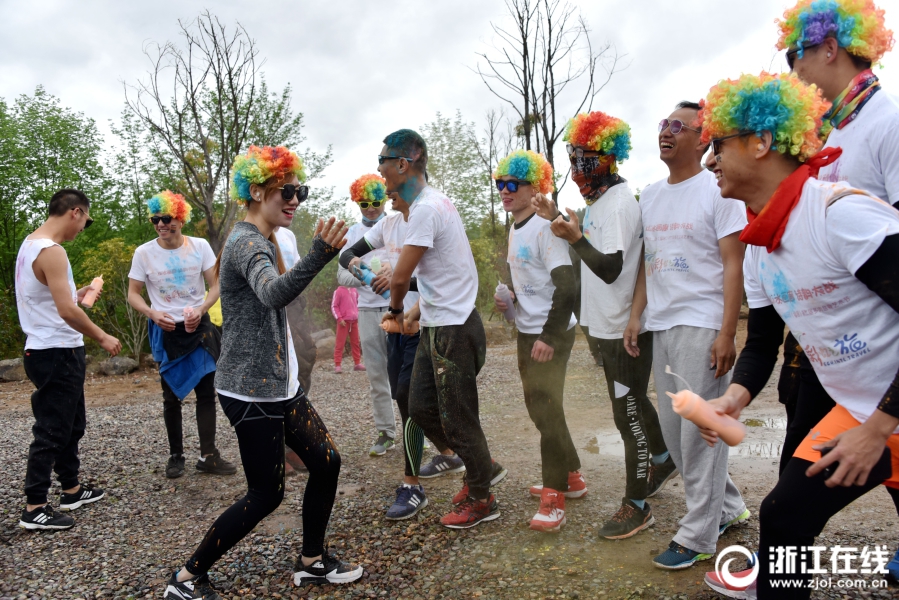 银行成震荡市“避风港‘”’，关注全市场规模最大银行ETF（512800）