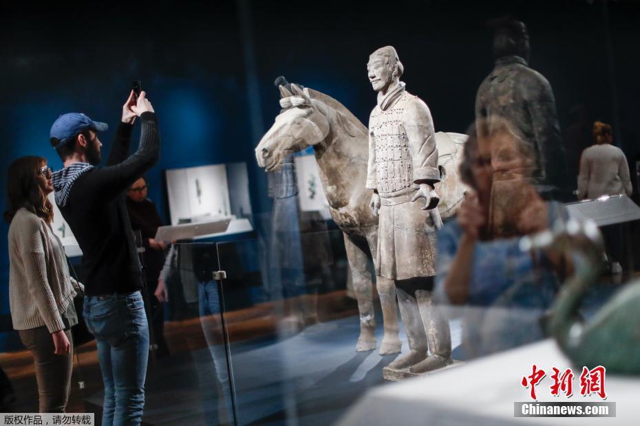 年化收益?率超;5%！挂钩黄金的理财产品火了，专家提示这项风险→