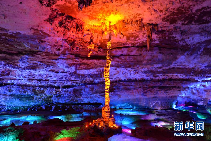 今日49只个股突破半年线:,