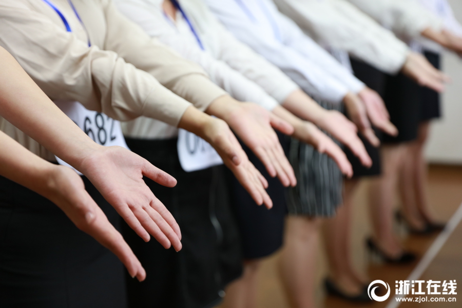 建鹏控股发盈喜 预期上半年业绩同,比扭—亏为盈至约40万澳门元