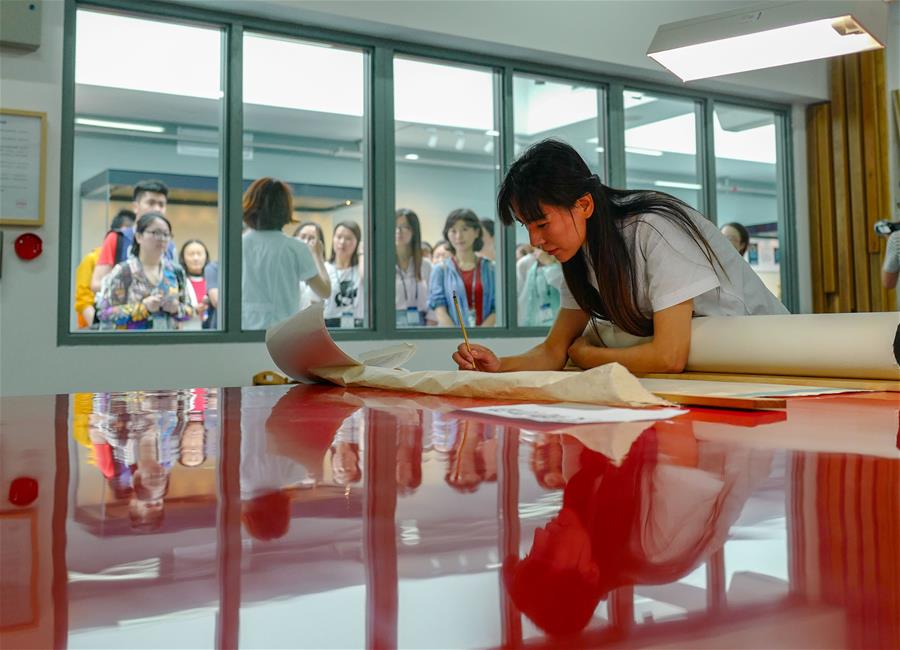 国<投>智能：公!司暂不涉及地下工程相关业务