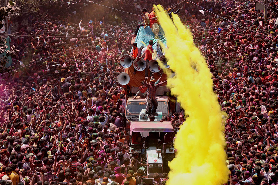 年内离岸人<民>币?对美元汇率涨超2%