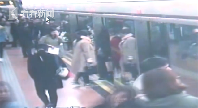 人民.币兑美元中间价报7.0856，上调25点 升值至2024年10月15日以来最高！