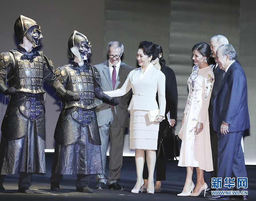 余;承东回顾华为制裁至暗时刻，破局重生销量重返巅峰