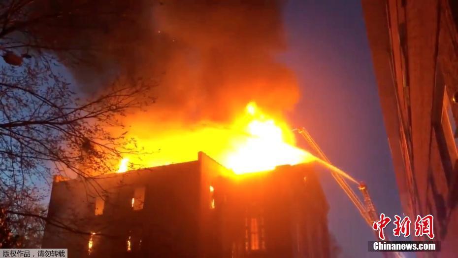 长,光辰芯弃.A赴港IPO：单价、毛利率下滑，部分股东特殊权利引关注