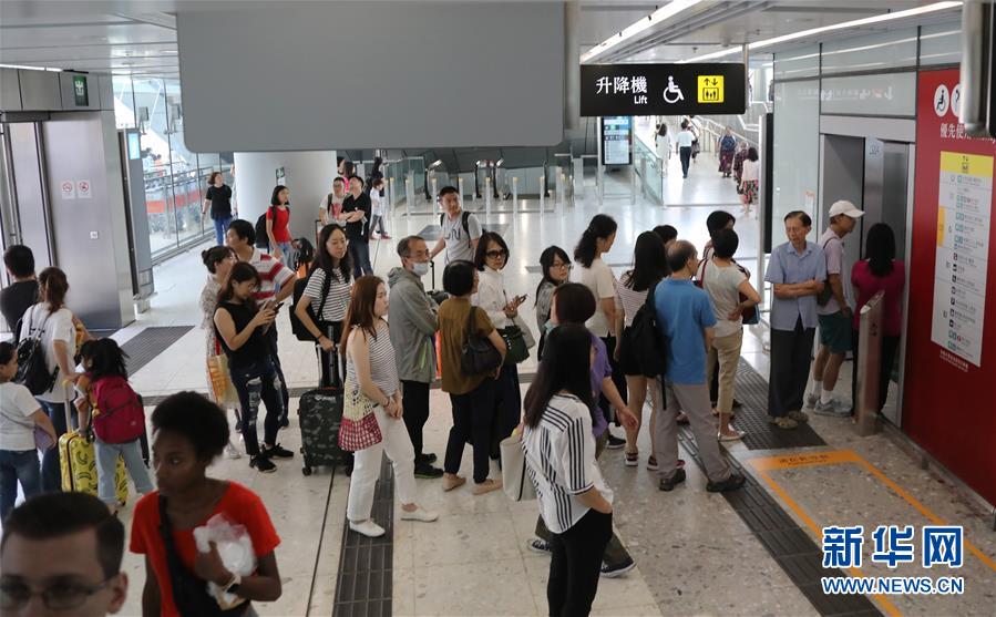 泡泡玛‘特’回—应产能问题：现在一个月产能是去年同期十倍以上