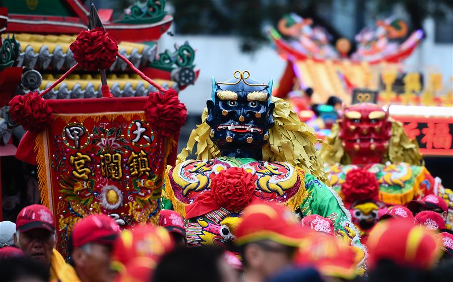 高盛,：降特步国:际目标价至6.8港元 维持“买入”评级