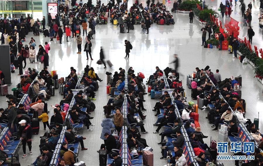 7.月比亚迪销量为34.4万辆，市场份额达13.6%居新能源车企首位