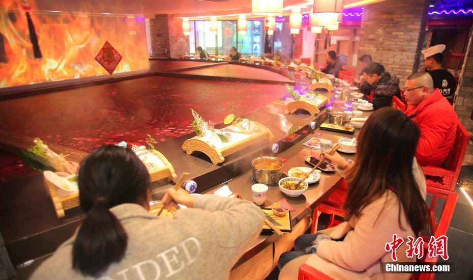 美<国>消费者借贷创三个月来最大增长 信用卡余额大增