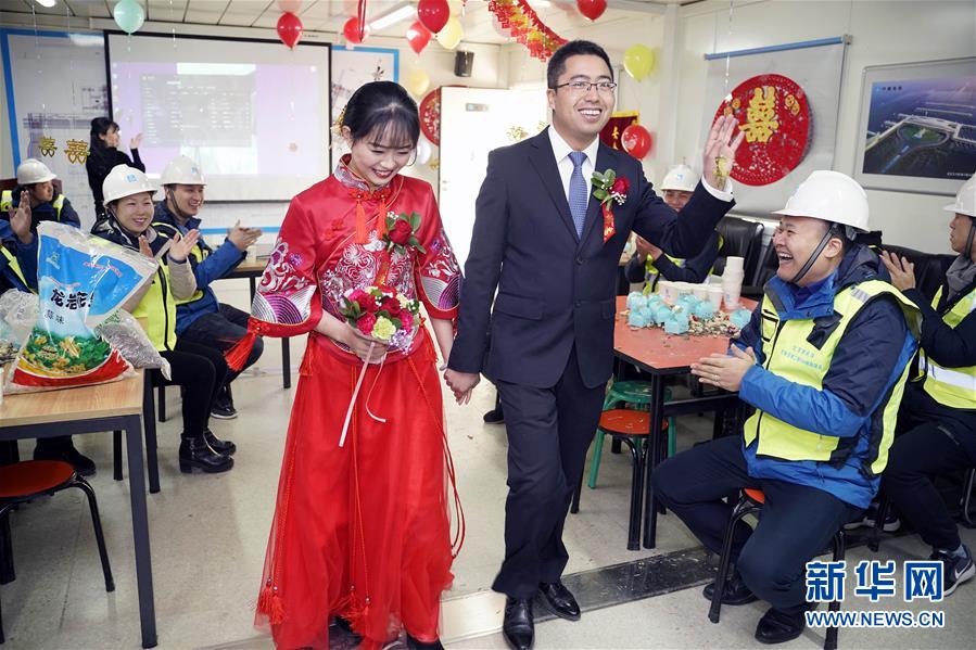 基石控股.拟“10并1”基准进行股份合并及更改每手买卖单位