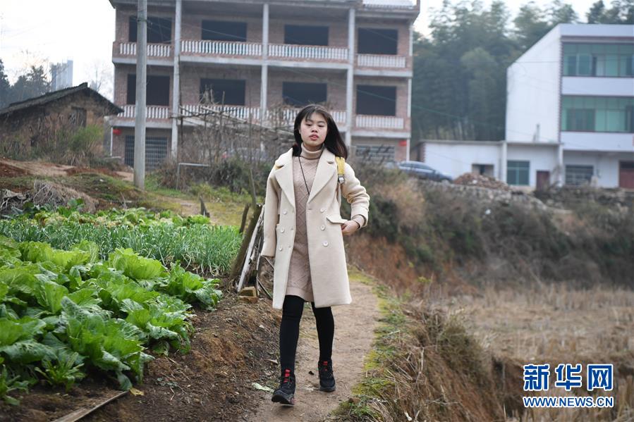 两:市温!和上涨，沪指半日微涨0.13%