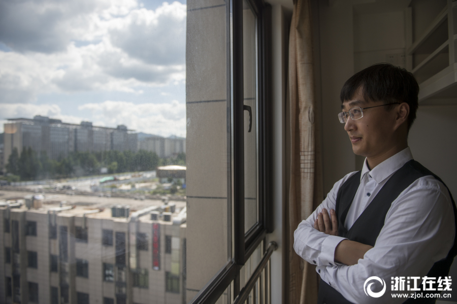 金价刷新—纪录剑.指4000美元大关 美国政府继续停摆