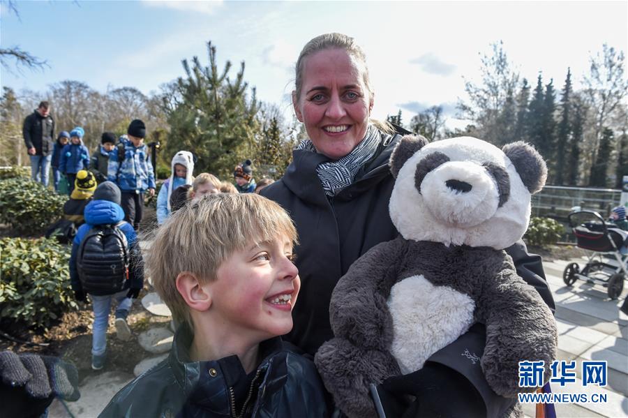 民生证<券>-电力<设>备及新能源行业周报：储能需求高增，六氟磷酸锂价格持续上涨-251109