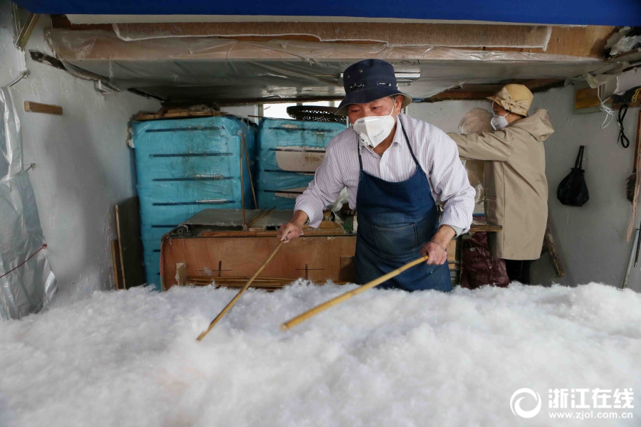 惠普押注人工智能重!塑工作<->Signal采访惠普 CEO，核心还是打印机，个人电脑