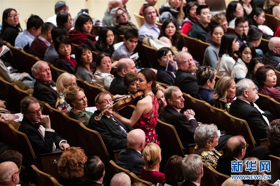 新,能源车行业单日上演“三重奏”
