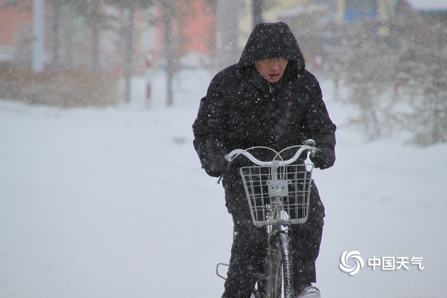 16家<纺>织企业人效对比：人均创收最高57万，劳动密集型底色未改