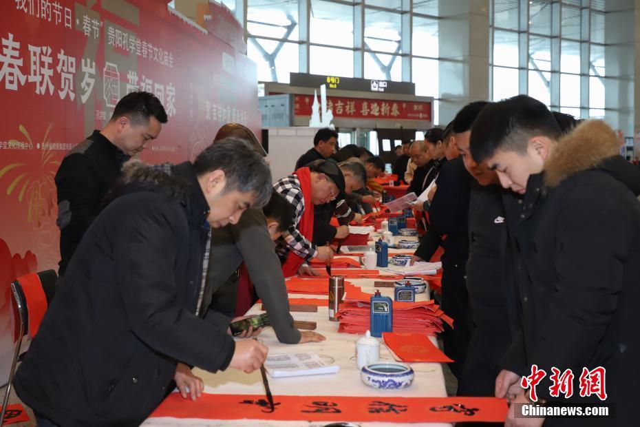 AI应—用—再走强，三六零涨超6%！信创ETF基金（562030）拉升翻红，日k线或已走出上行台阶