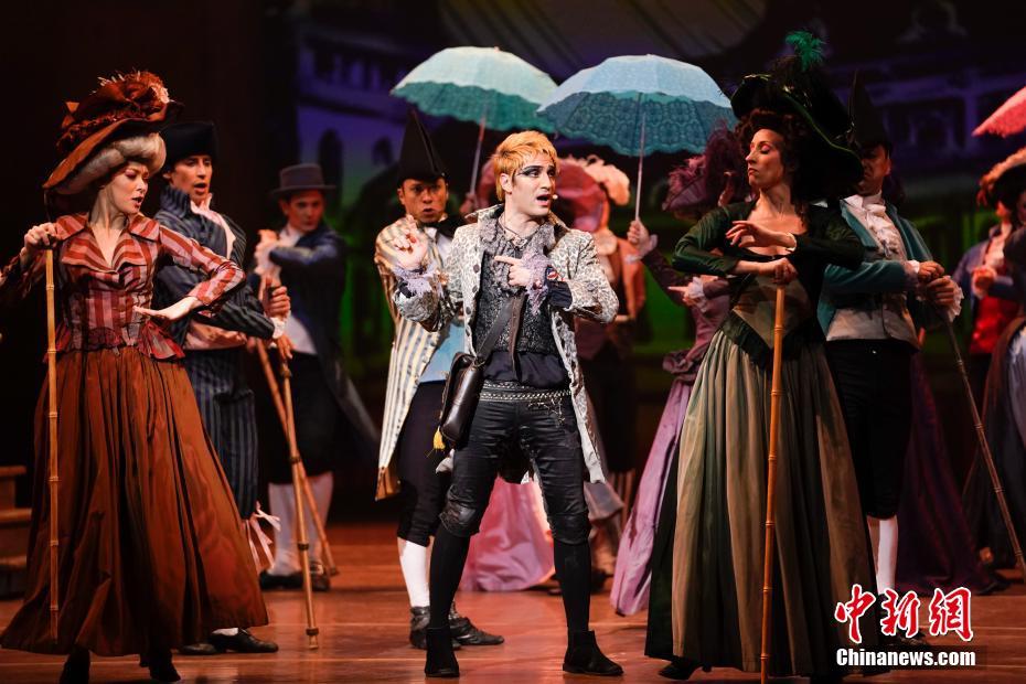 午盘?：美股走低道—指跌逾200点 沃尔玛下跌4.5%