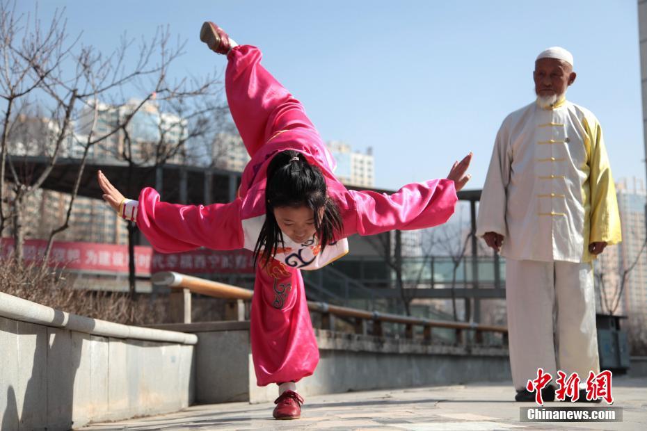 游.戏需求依旧旺盛，重点游戏流水持续爬升，游戏板块反弹上攻趋势显著