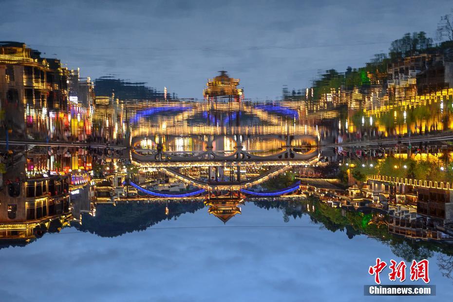 宁波精<达>披露总额100万元（欧元）的对外担保，被担保方为JS Machinery GmbH