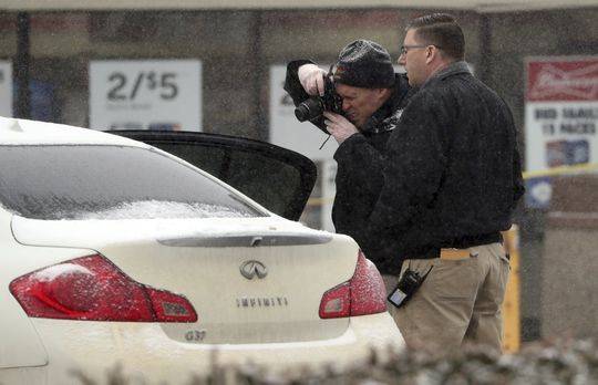 法国一保险机构:收到包裹炸弹，该机构负责人34岁的儿子受重伤