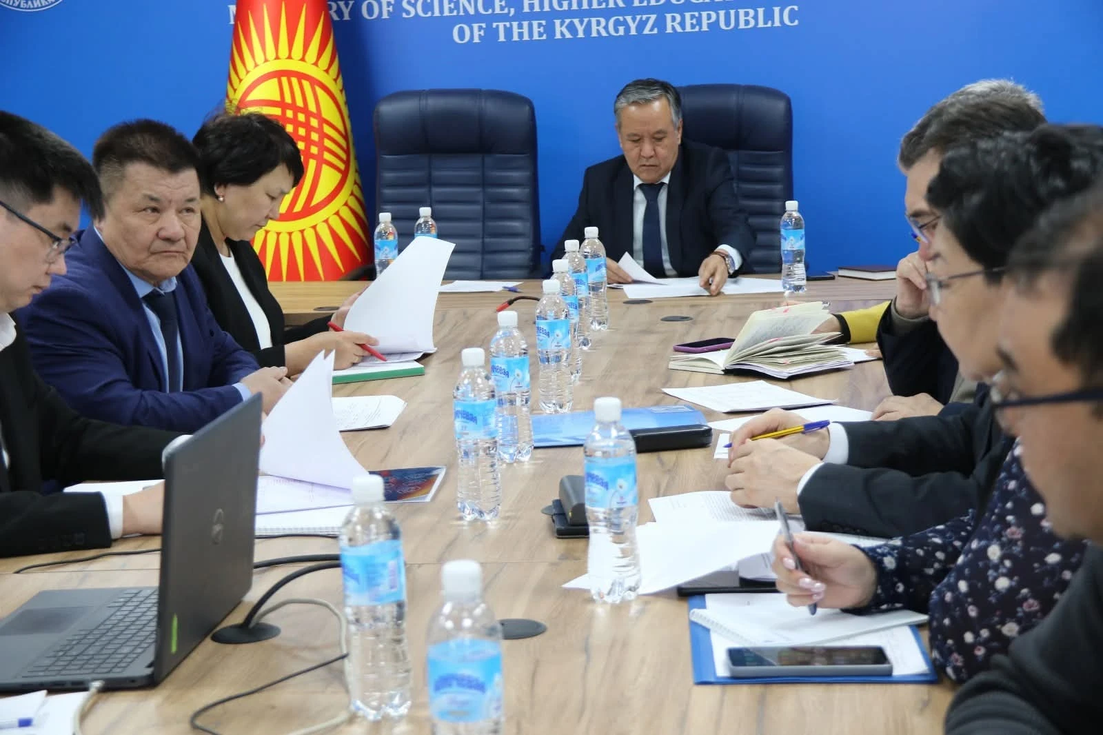 骏—杰集团控股于10月20日斥资10.5万港元回购10万股