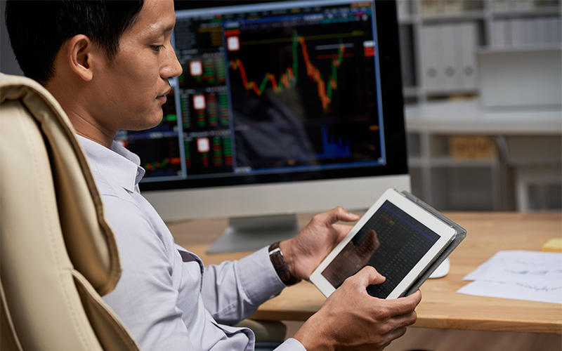 芯?片股集体<重>挫 多股两融折算率降为0