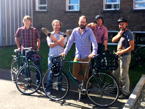 飞书闯,入“大型制造业”